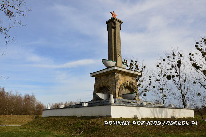 Pomnik Żołnierzy Radzieckich w Mikolinie