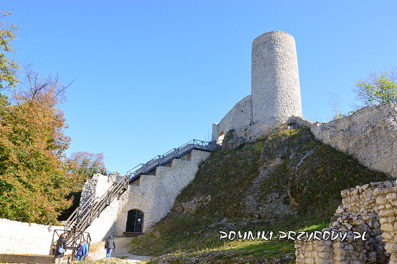 wieża zamku Pilcza w Smoleniu
