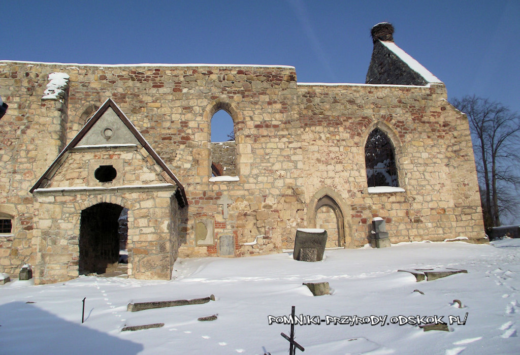 ruiny kościoła w Sobocie