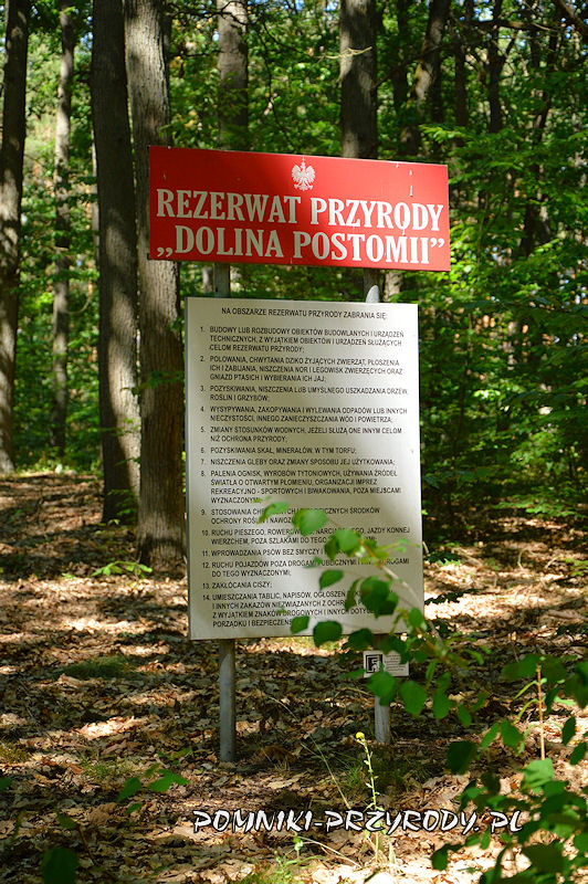 tablica rezerwatu przyrody Dolina Postomii
