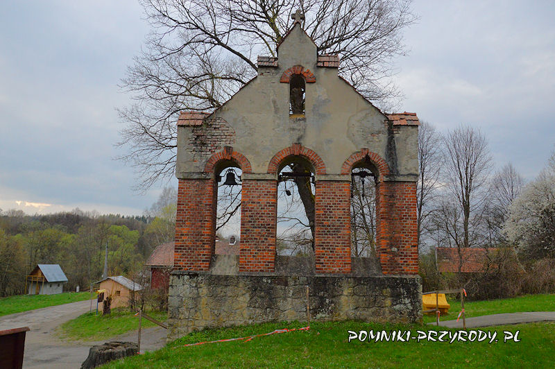 dzwonnica przy cerkwi w Rzepniku