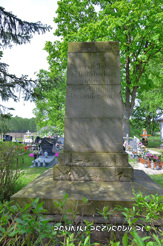pomnik na cmentarzu w Gościnowie